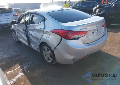 2013 Hyundai Elantra Gls z USA, uszkodzony, nr VIN KMHDH4AE2DU022166